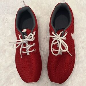 Nike sneakers Size 5.5